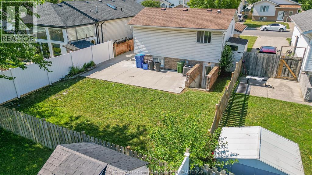 1465 FOSTER AVENUE - 31