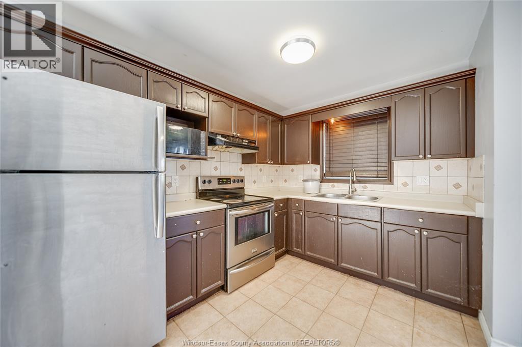 1465 FOSTER AVENUE - 9