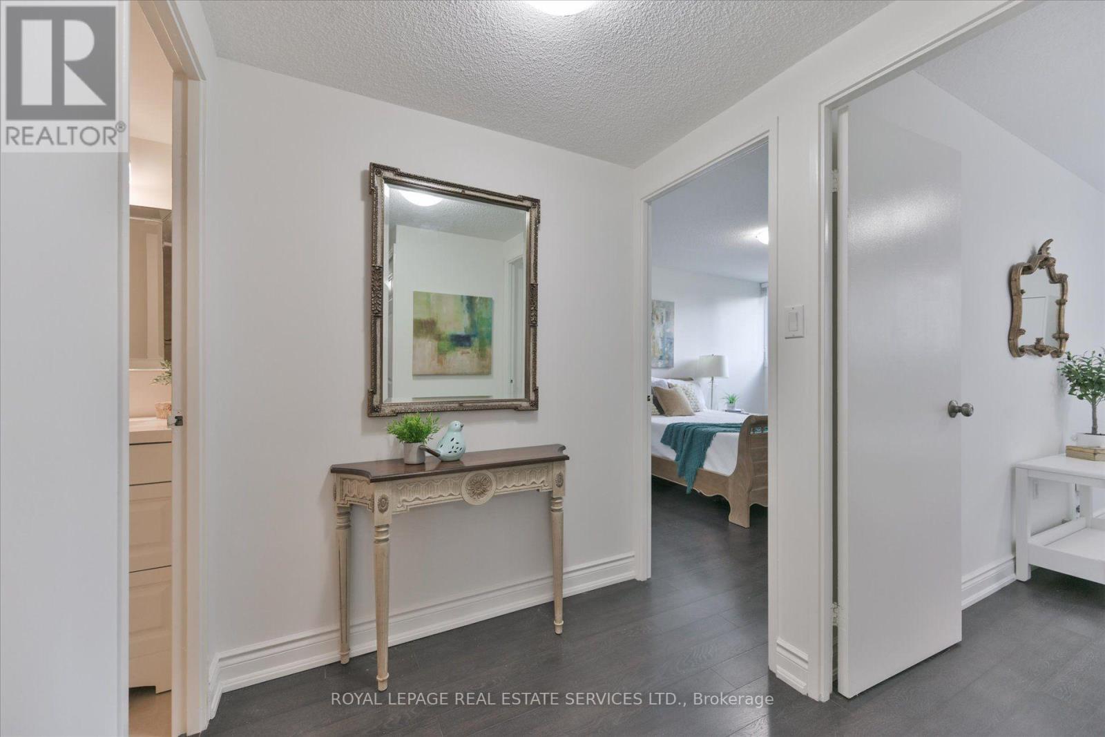 #309 812 BURNHAMTHORPE ROAD - 16