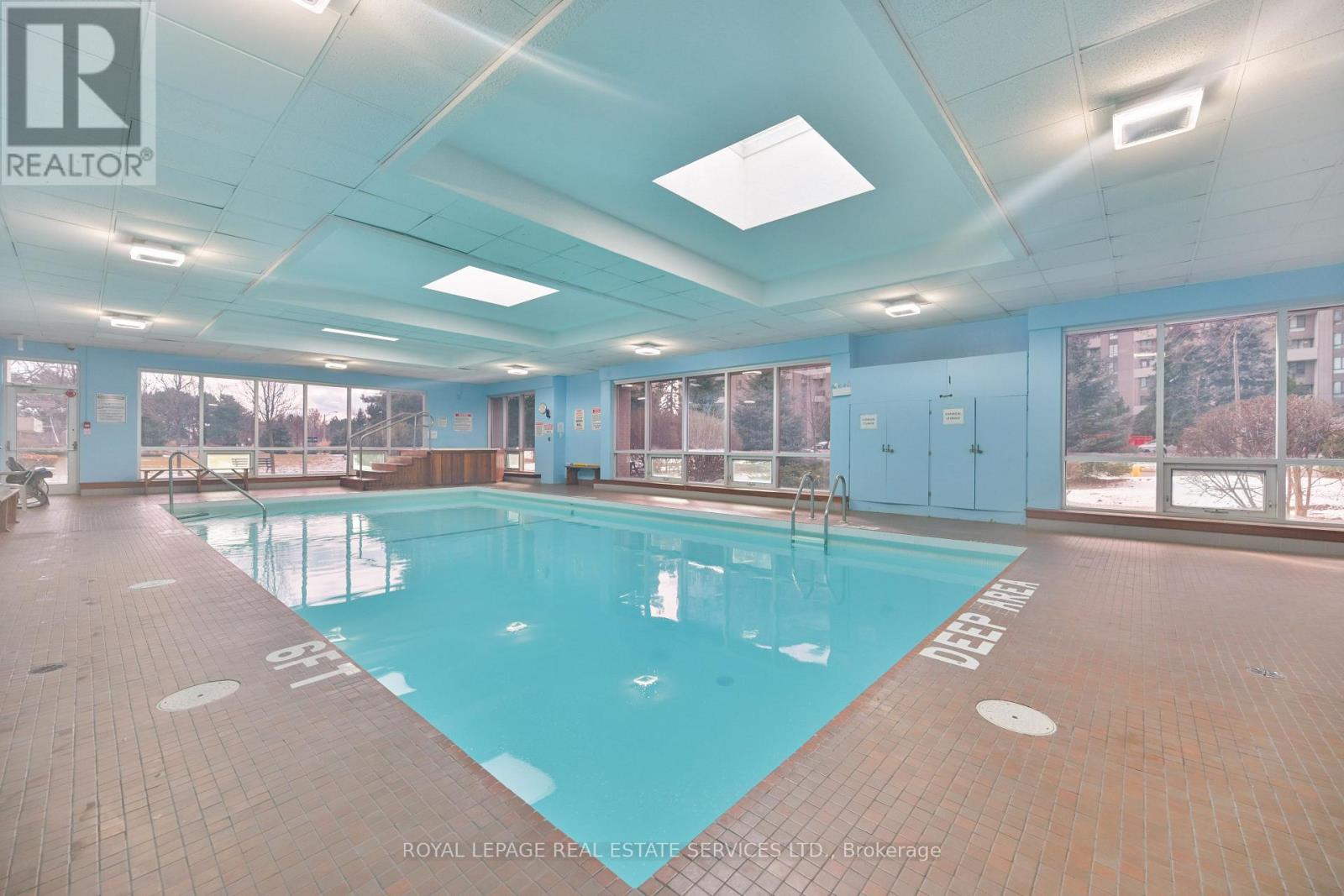 #309 812 BURNHAMTHORPE ROAD - 39