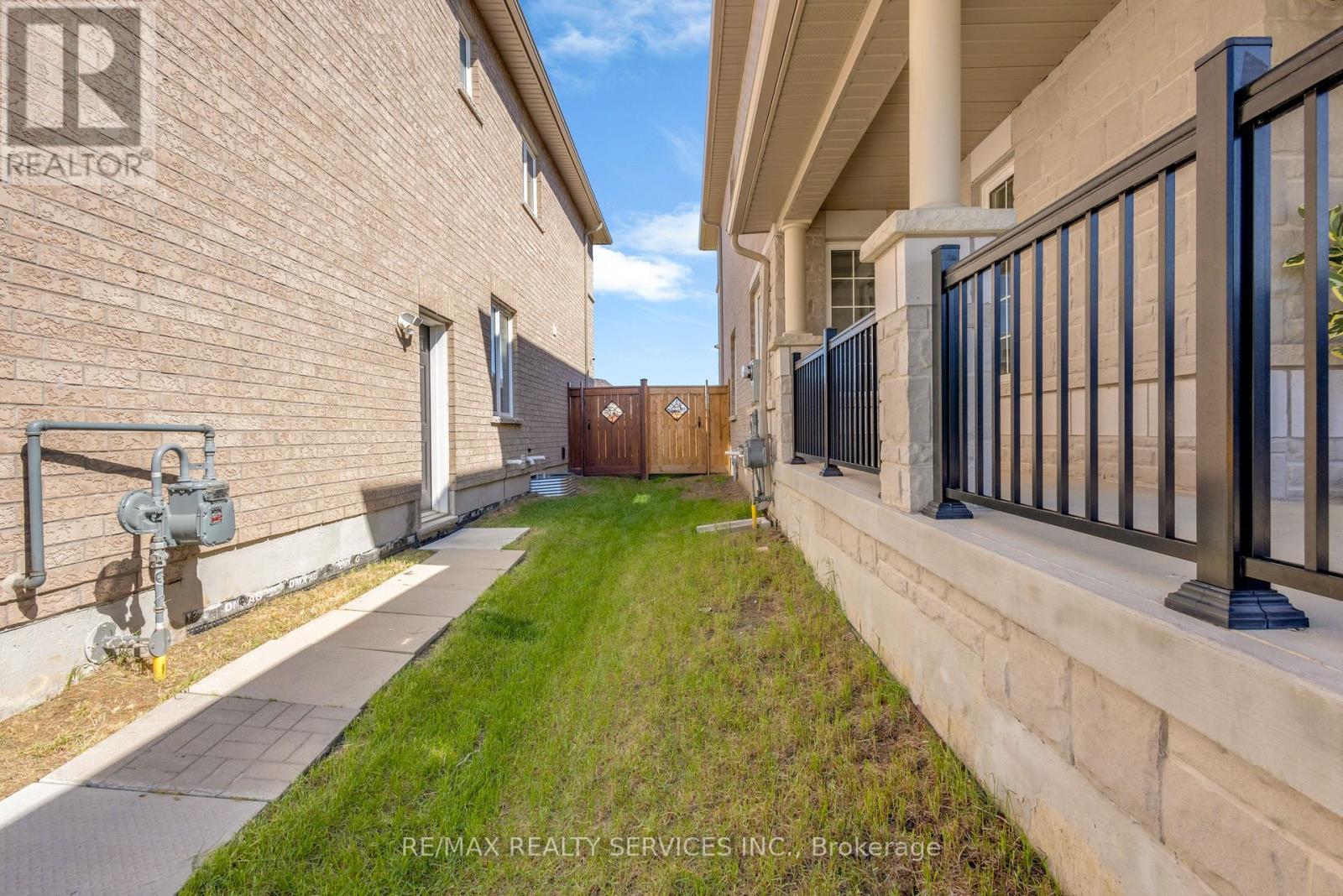 40 ROSEWELL CRESCENT - 45