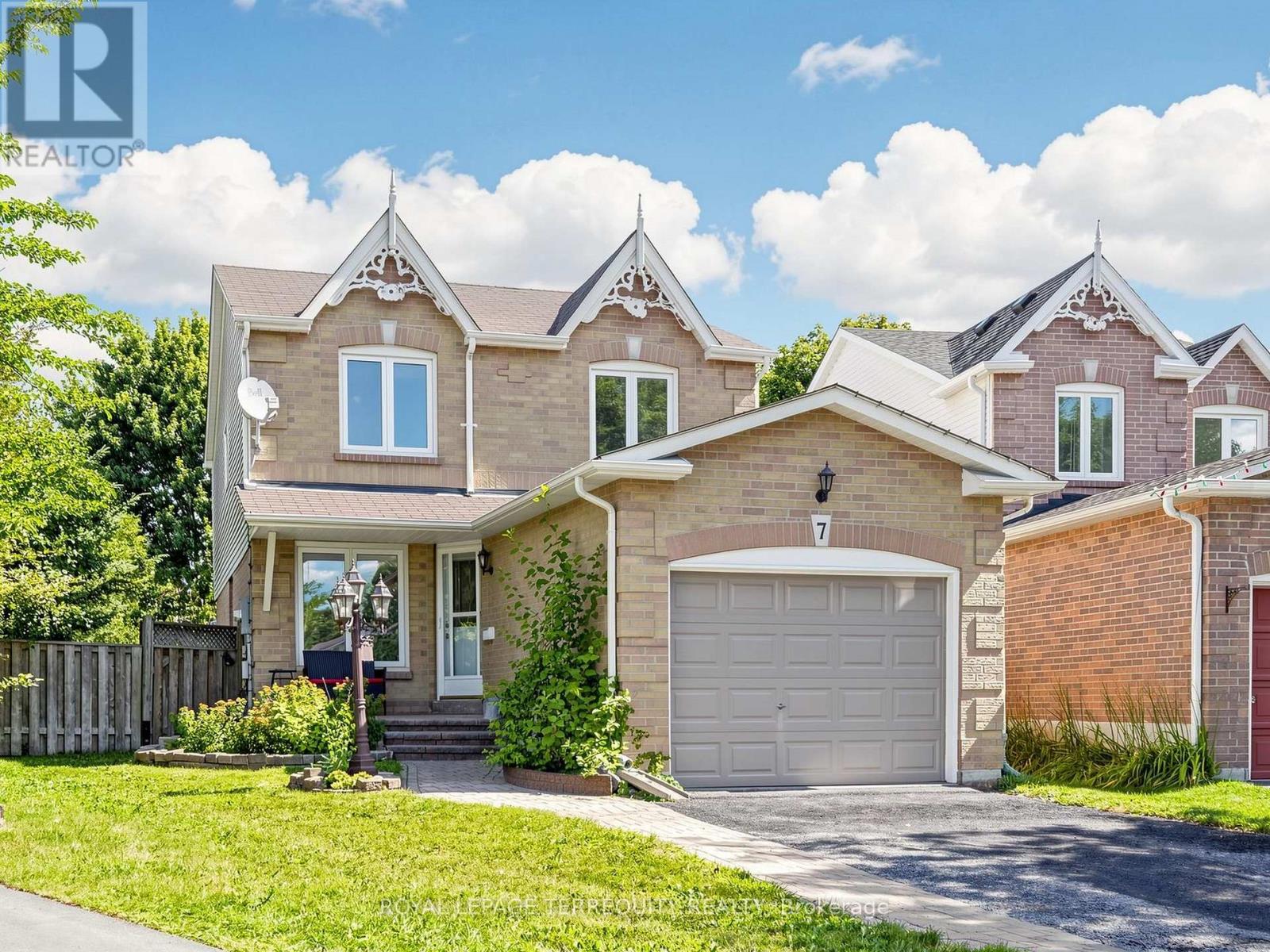 7 YORKVILLE COURT