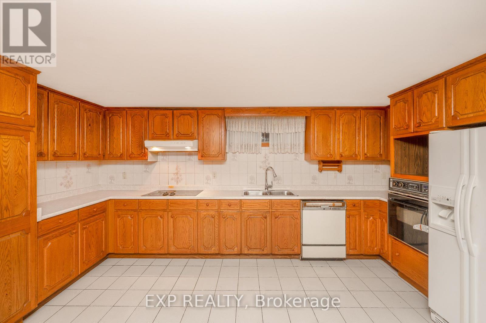 52 STORER DRIVE - Image 39