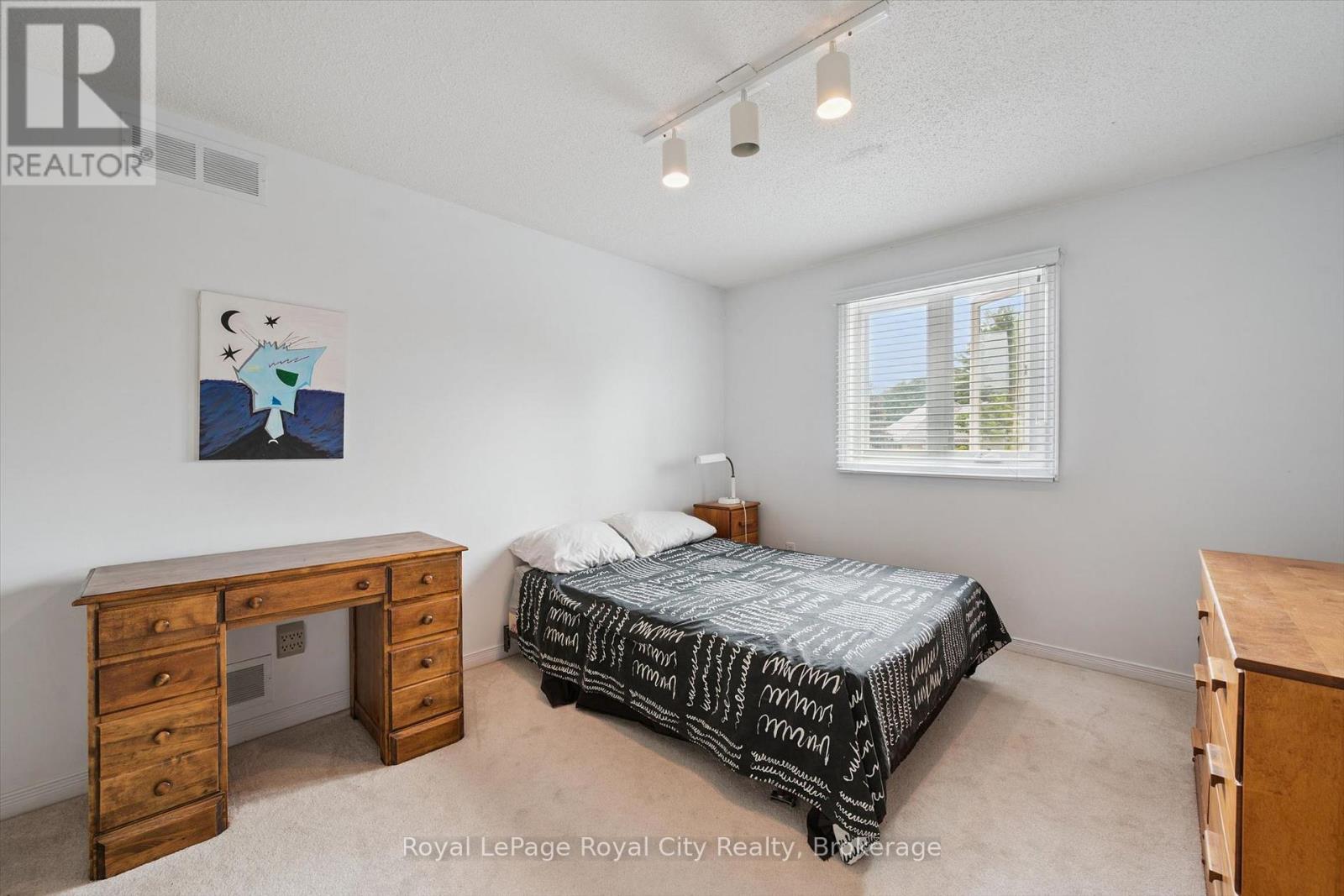 8 MOLLISON COURT - Image 18