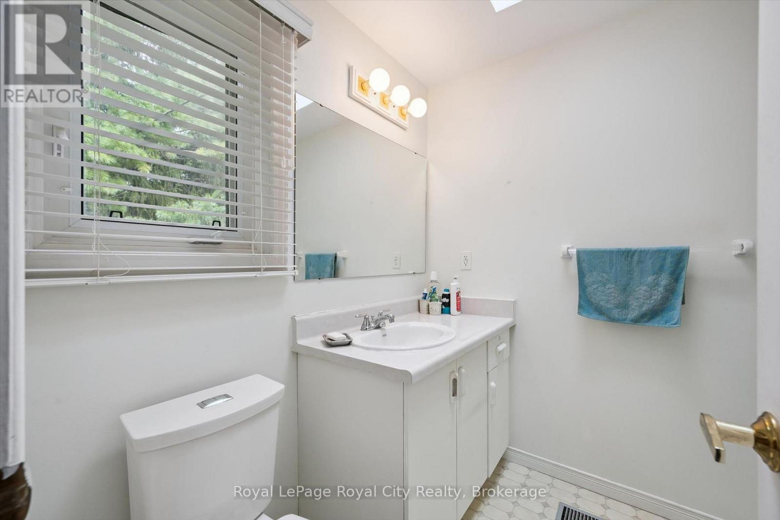 8 MOLLISON COURT - Image 21