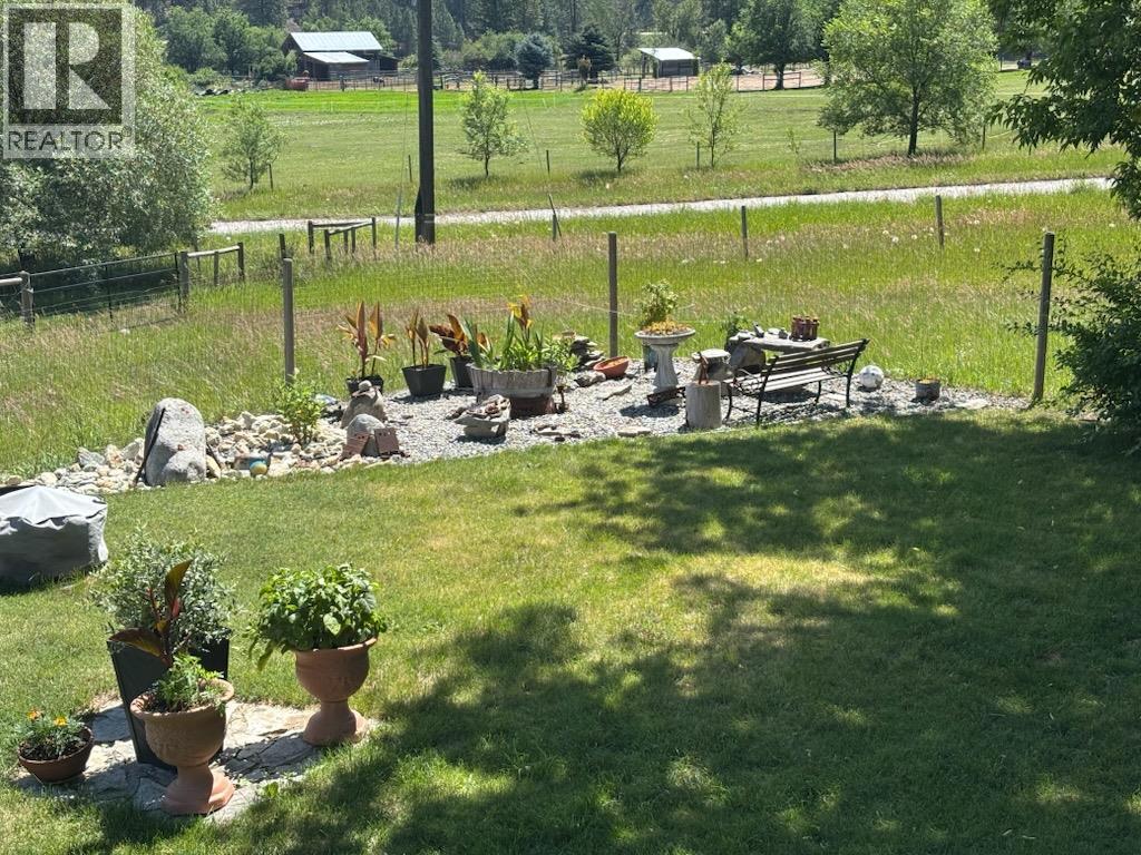 3195 Hairsine Road, Grand Forks