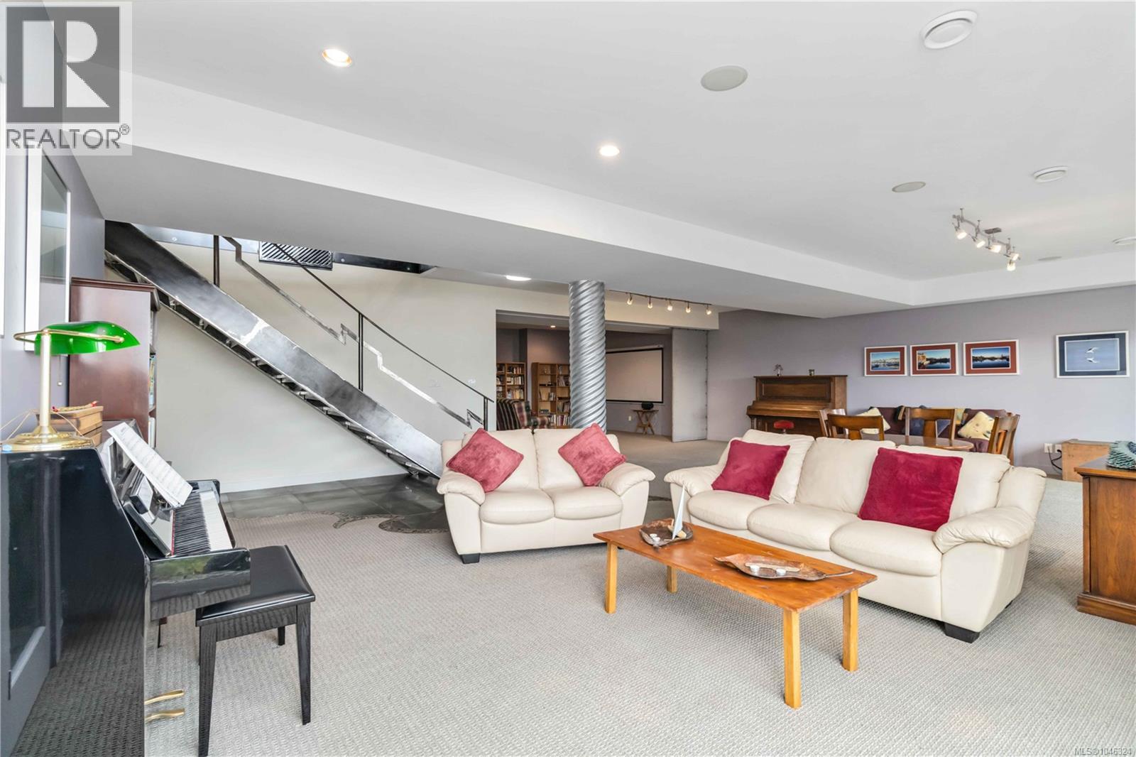 532 Sentinel Dr - Image 31
