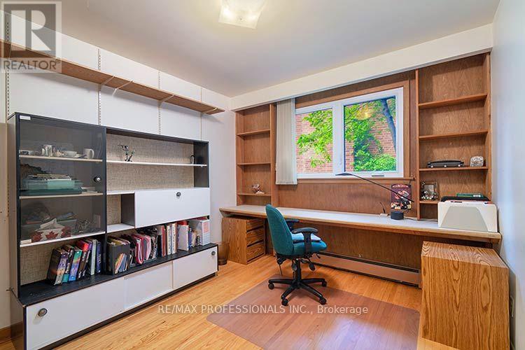 7 CHERRY POST CRESCENT - 32