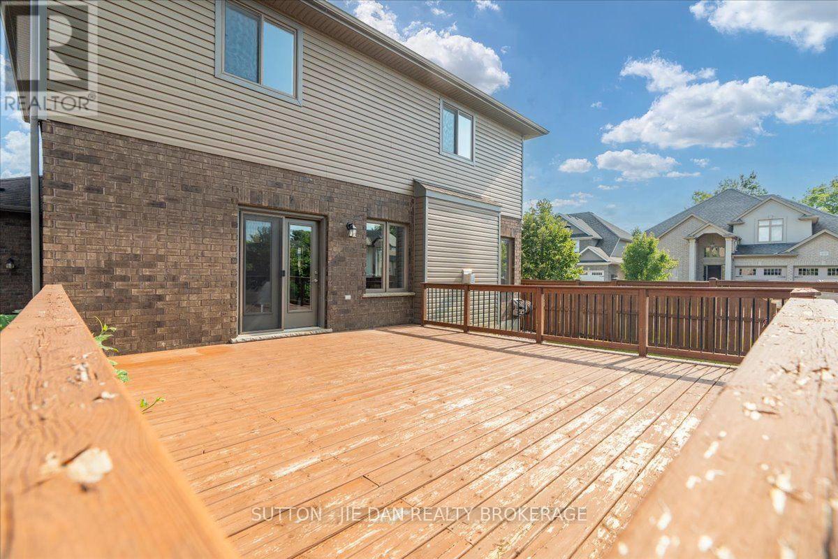 1304 EAGLETRACE DRIVE - 36