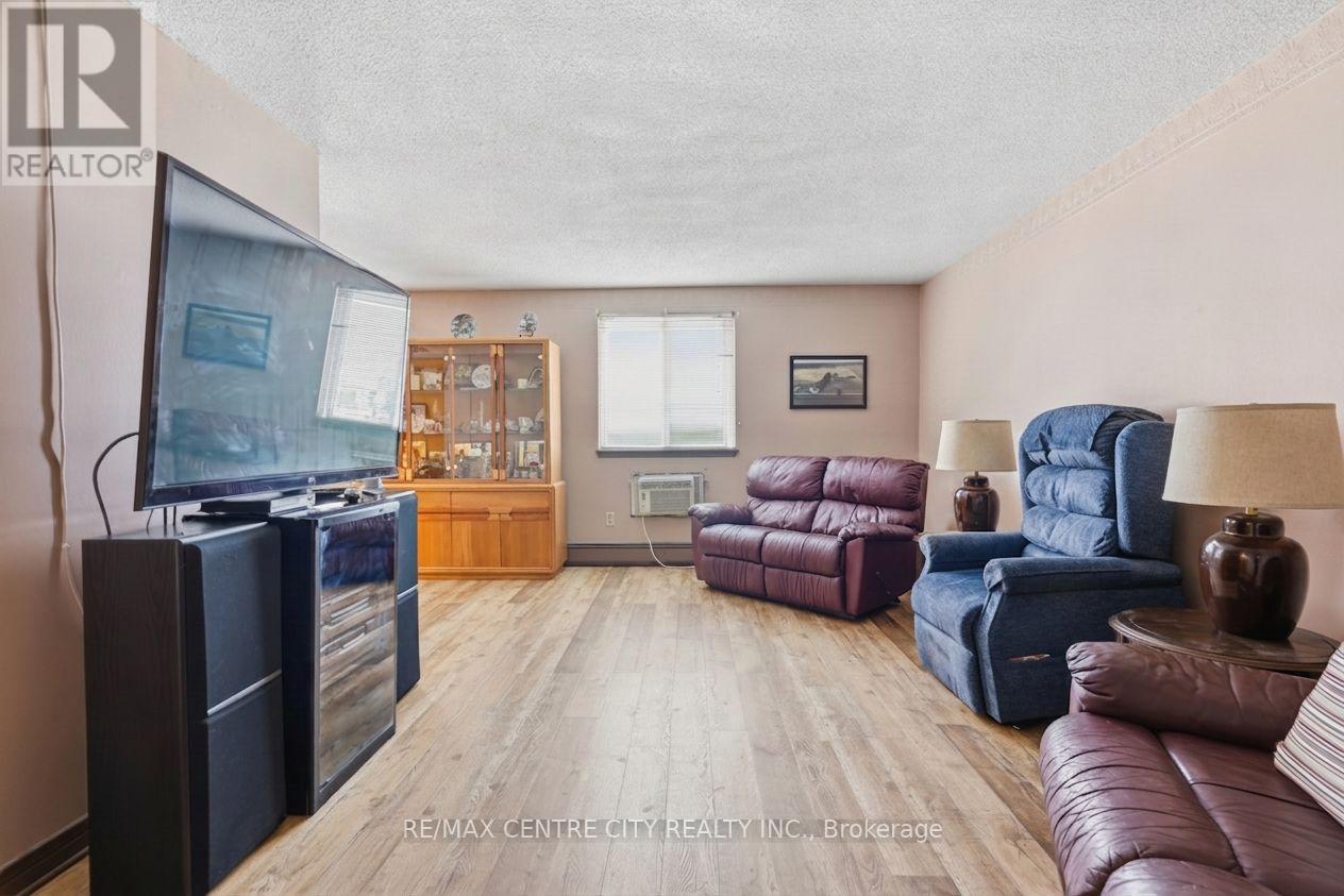 #605 440 CENTRAL AVENUE - 12