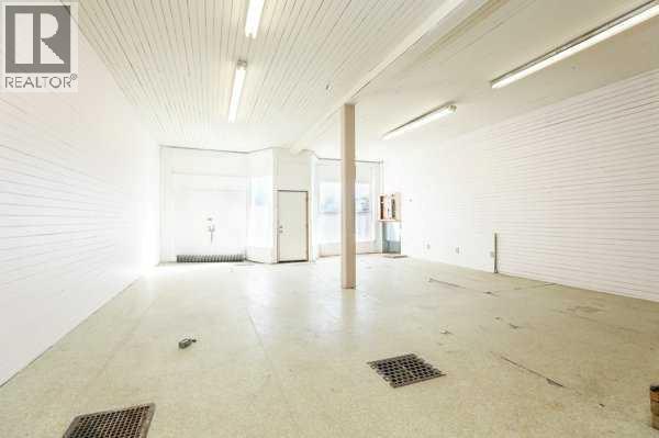 22720, 22718 8 Avenue - 7