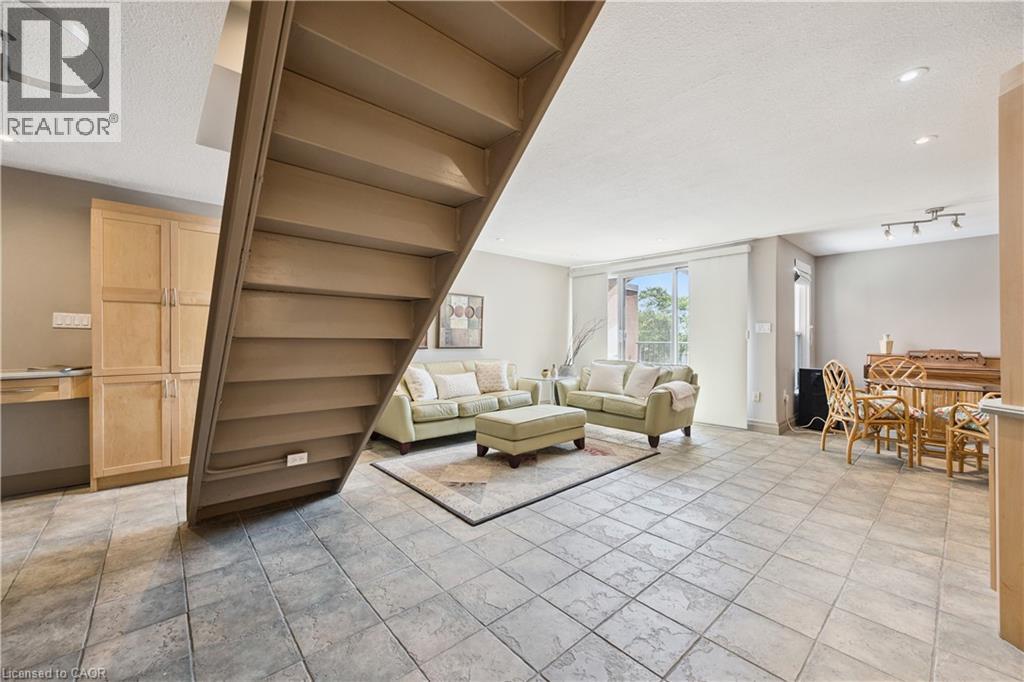 #329 36 HAYHURST Road - 14