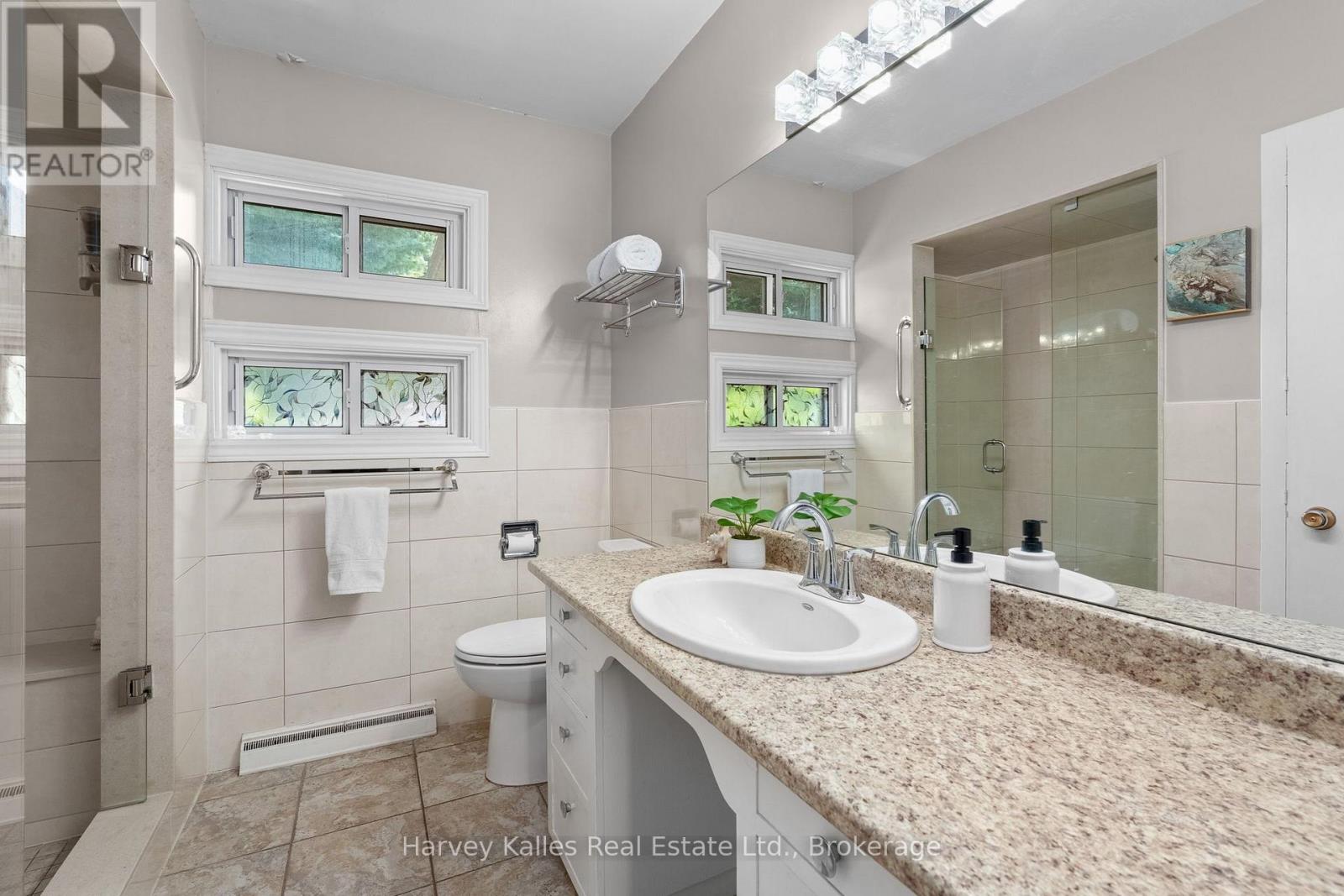40 KING CRESCENT - Image 25