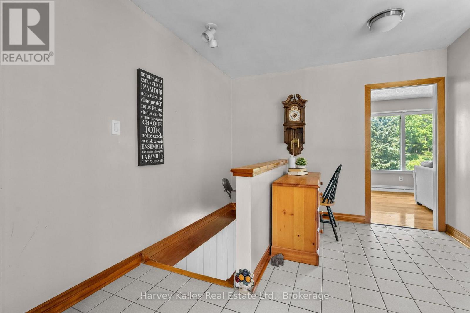 40 KING CRESCENT - 27