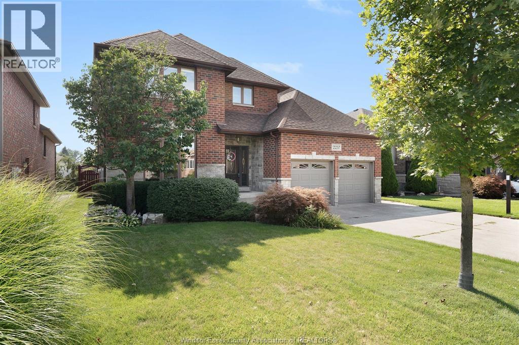 2257 ASKIN AVENUE, Windsor — photo 2