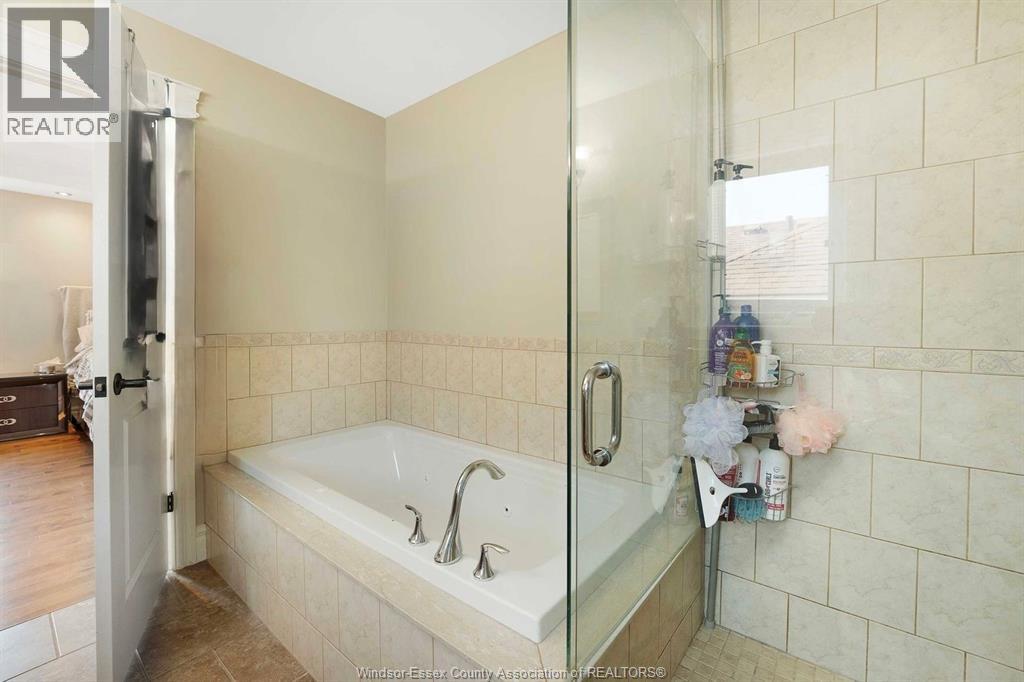 2257 ASKIN AVENUE - 21