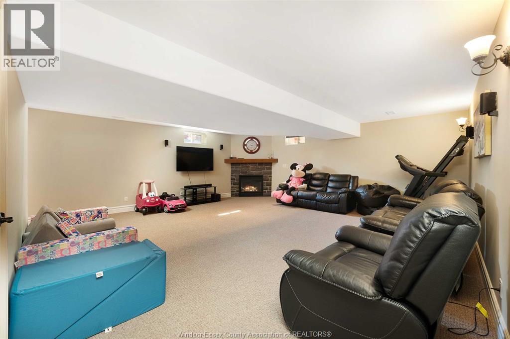 2257 ASKIN AVENUE - 28