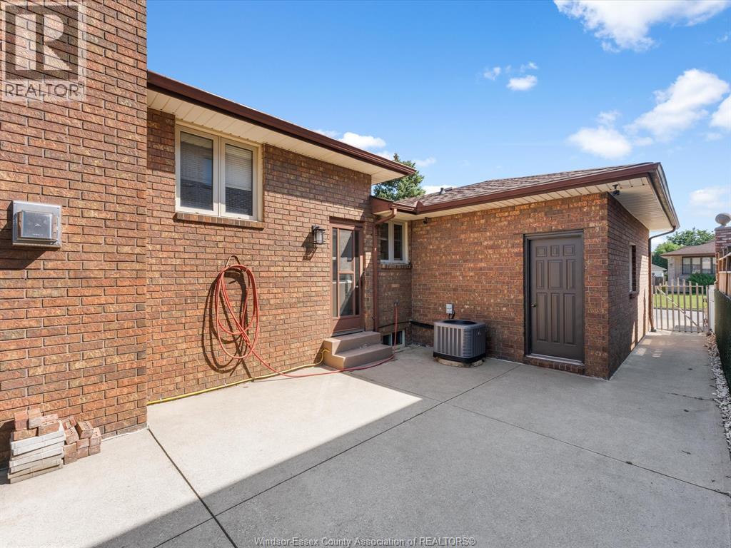 2787 Lionel DRIVE - 36