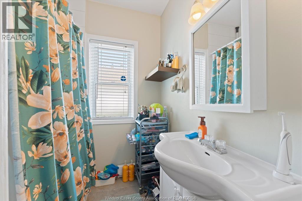1564 LANGLOIS AVENUE - 14