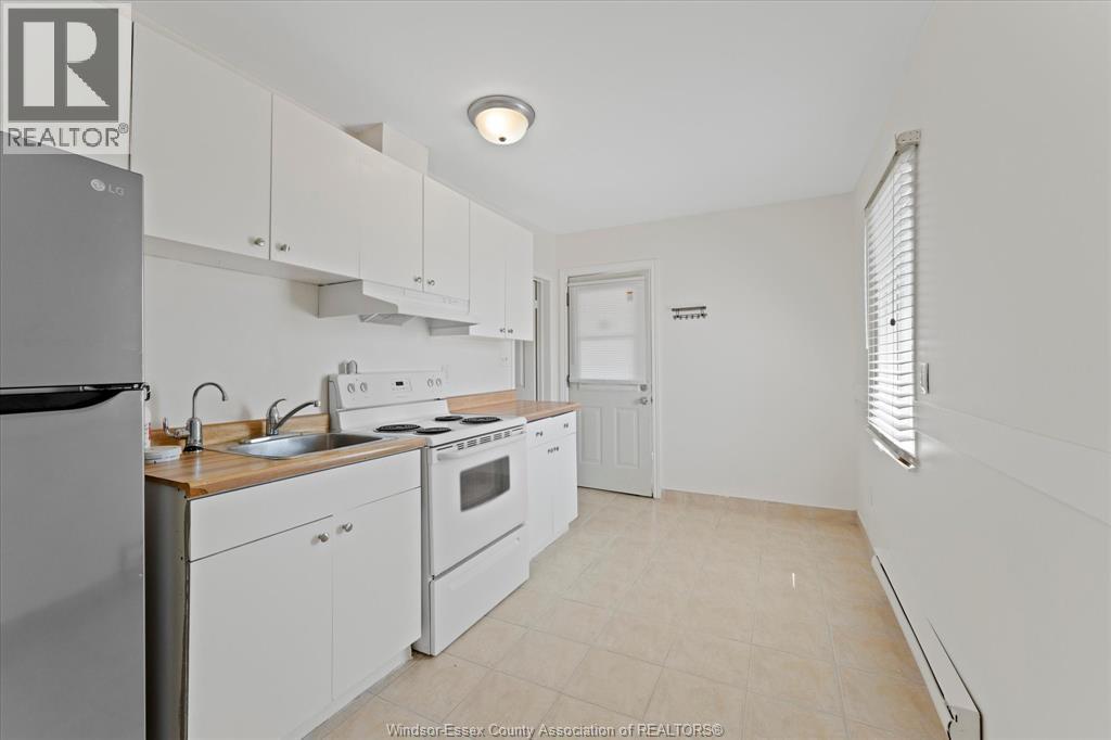 1564 LANGLOIS AVENUE - 16