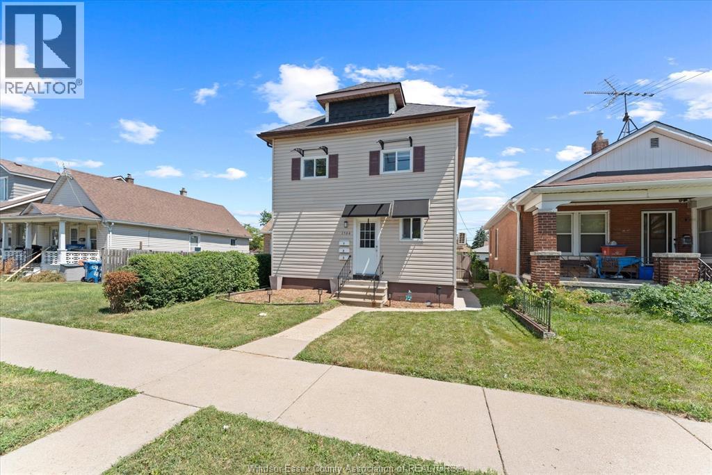 1564 LANGLOIS AVENUE, Windsor — photo 2