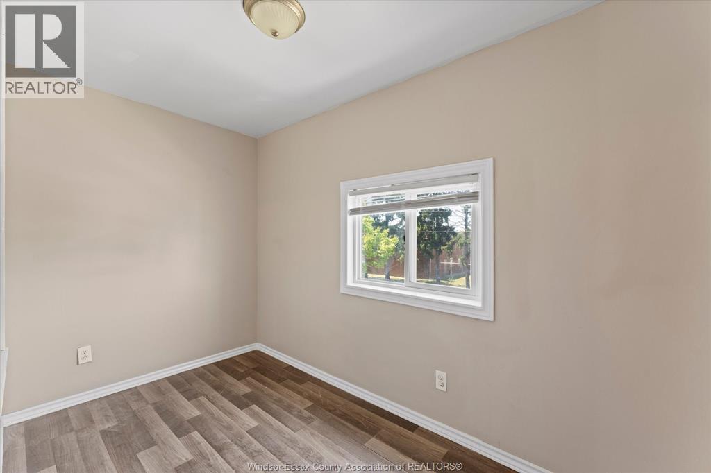 1564 LANGLOIS AVENUE - 21