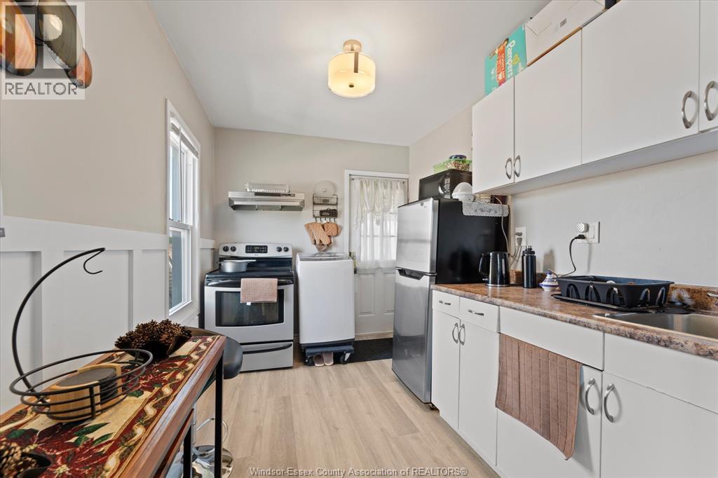 1564 LANGLOIS AVENUE - 24