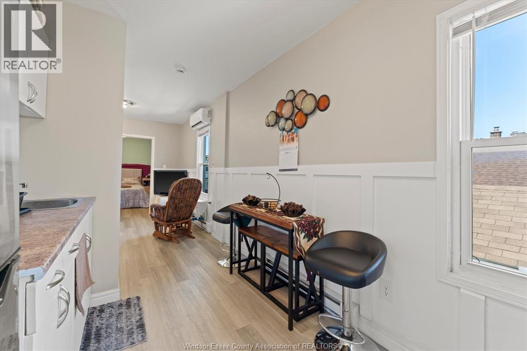 1564 LANGLOIS AVENUE - 25
