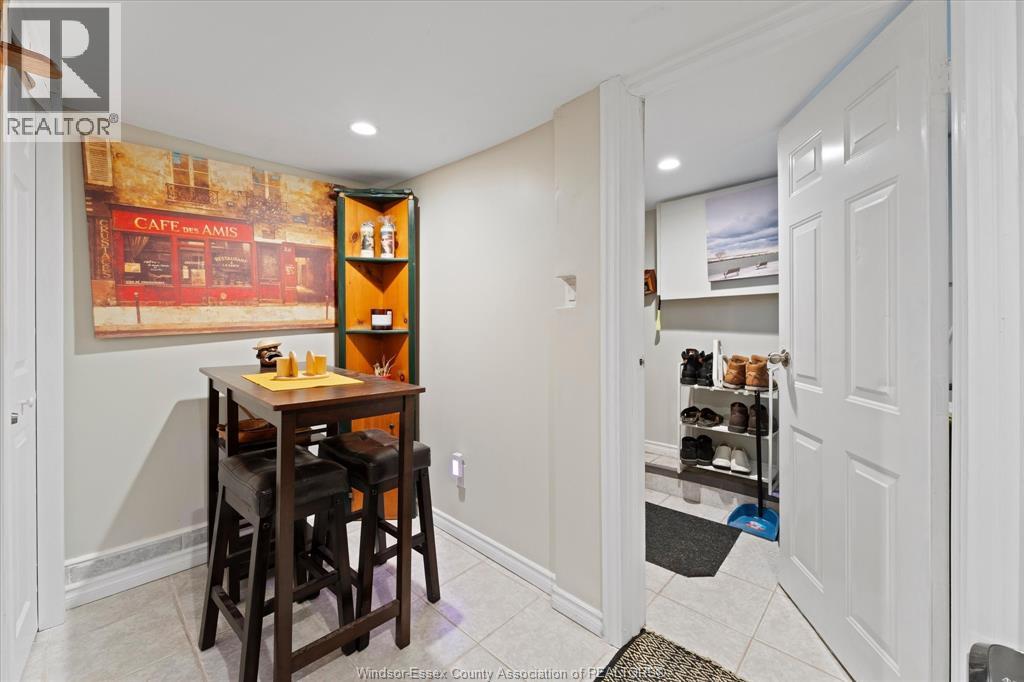 1564 LANGLOIS AVENUE - 33
