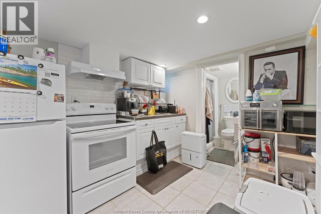 1564 LANGLOIS AVENUE - 35