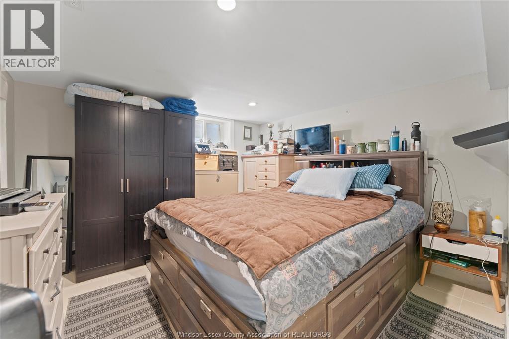 1564 LANGLOIS AVENUE - 37