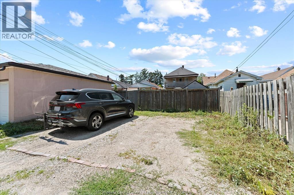 1564 LANGLOIS AVENUE - 44