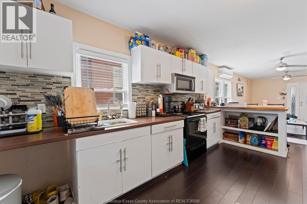 1564 LANGLOIS AVENUE - 9