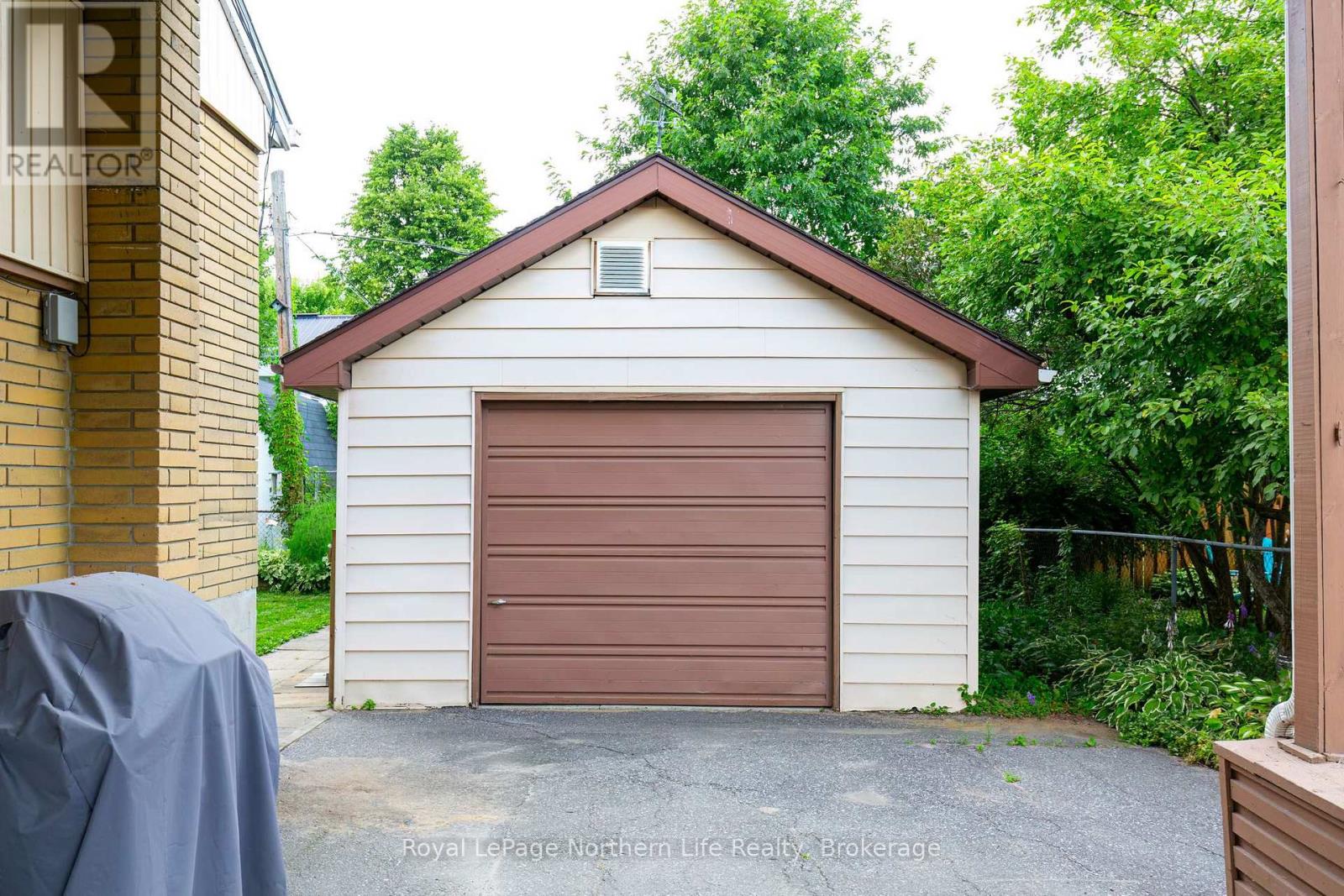 1122 ATHLONE STREET - Image 9