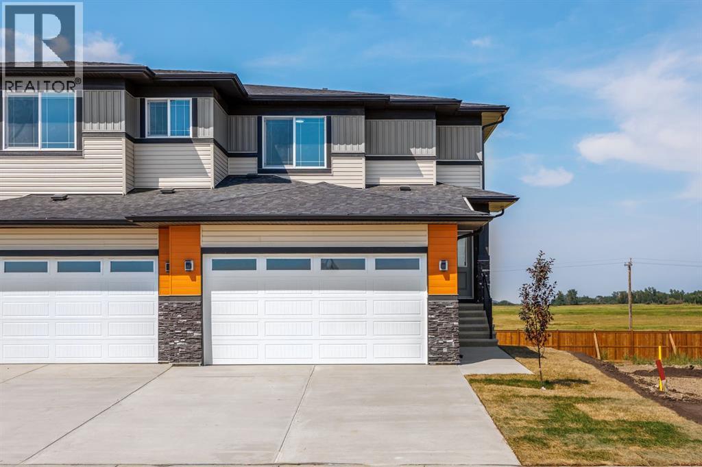 140 Lakewood Crescent - 1