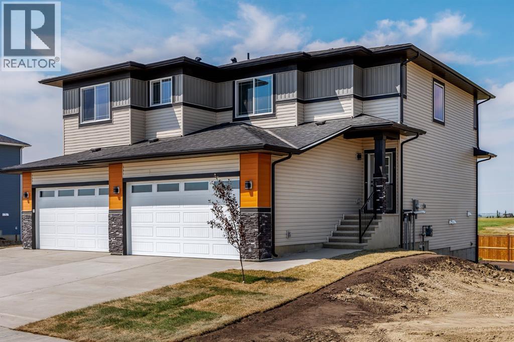 140 Lakewood Crescent - 2
