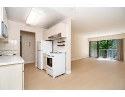 208 15020 North Bluff Road, White Rock, BC V4B5A4 Photo 11