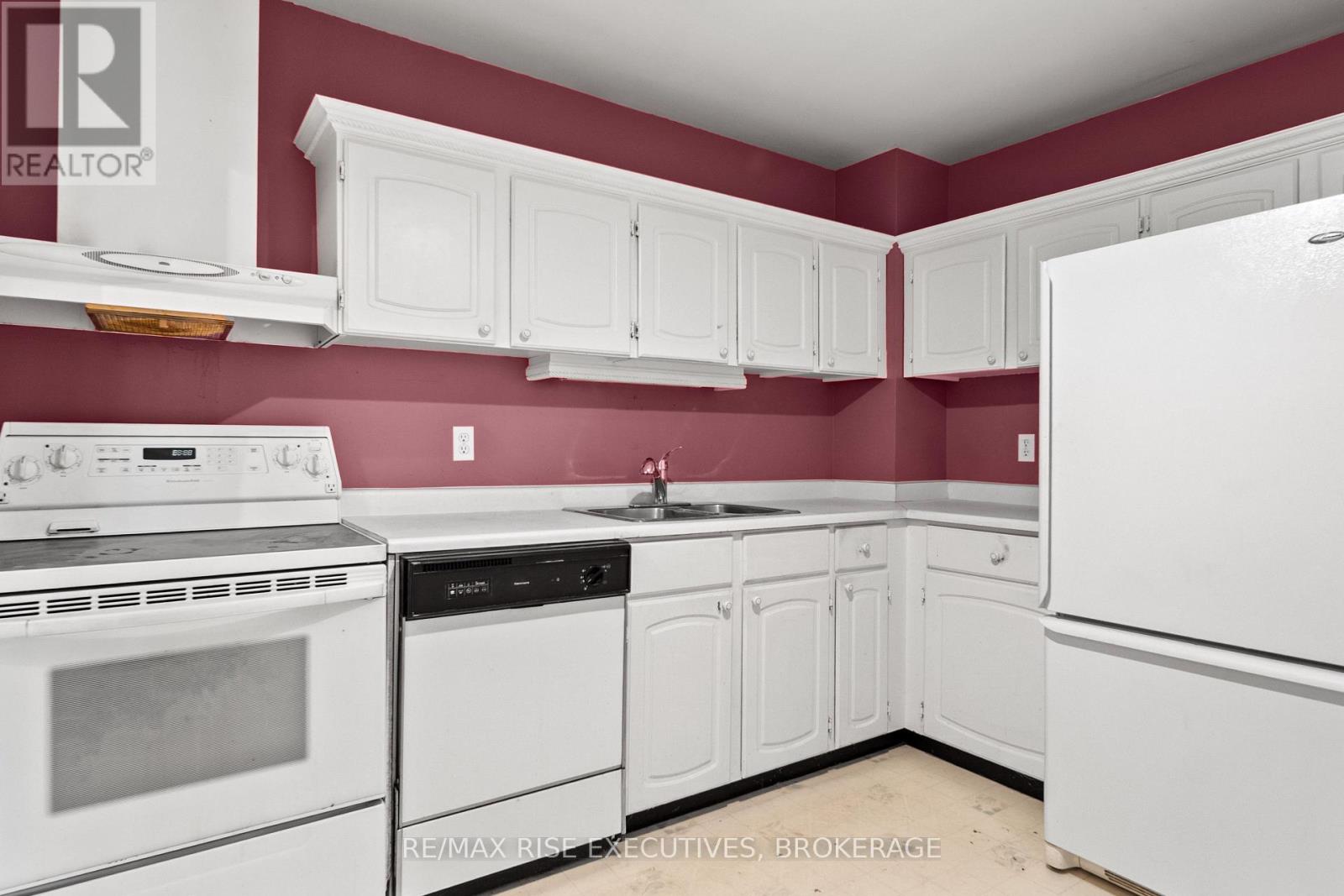 #310 66 GREENVIEW DRIVE - Image 17