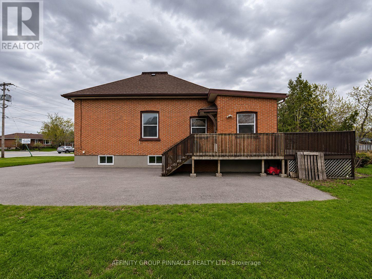170 QUEEN STREET - 3
