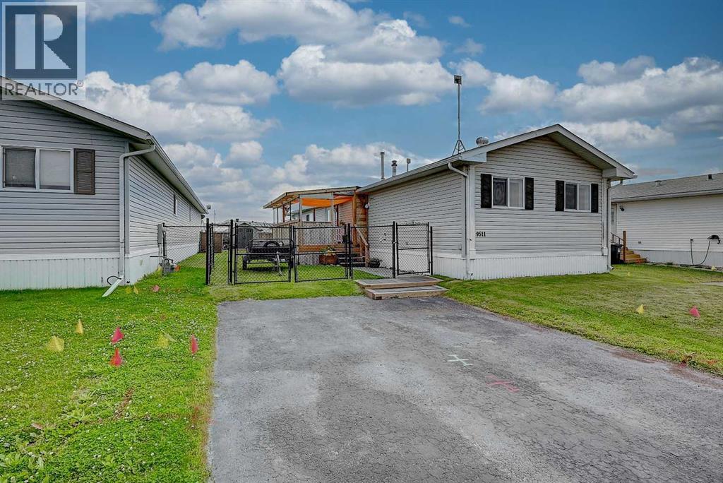 9511 111 Avenue - 1