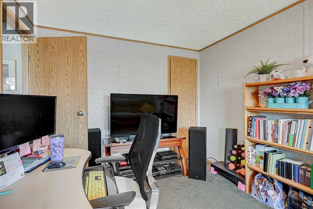 9511 111 Avenue - Image 12