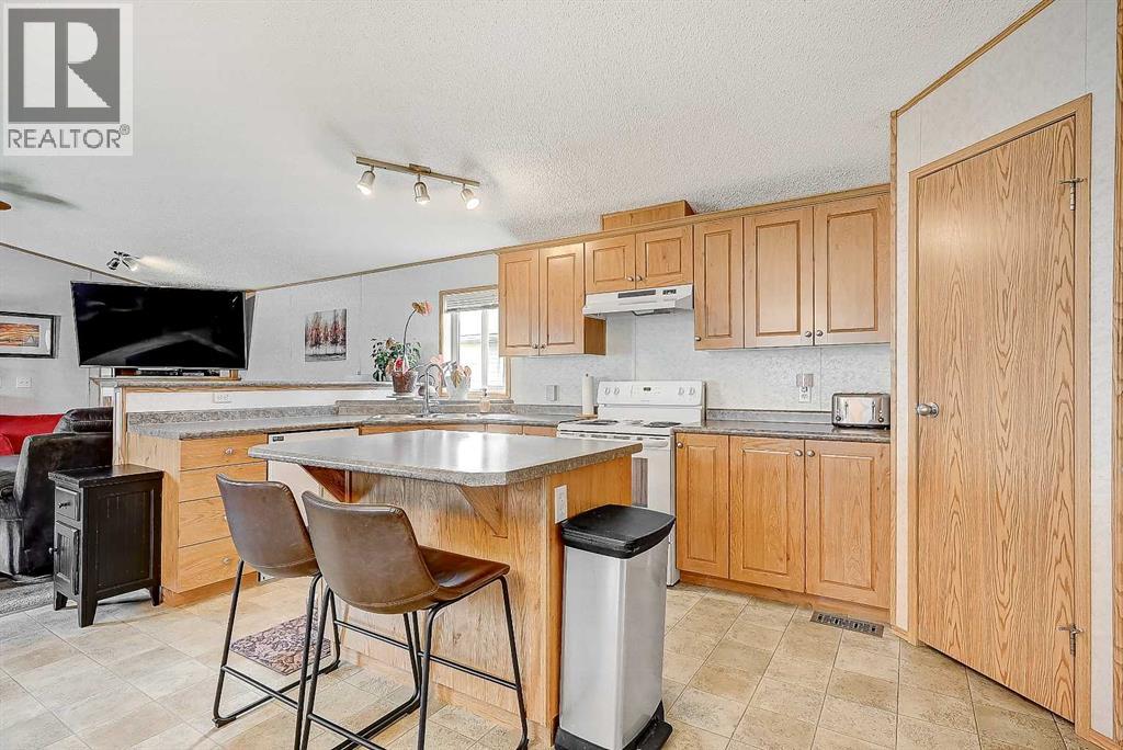 9511 111 Avenue - Image 4