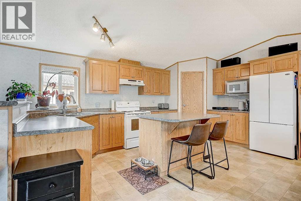 9511 111 Avenue - 5