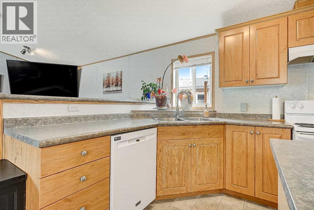 9511 111 Avenue - 6