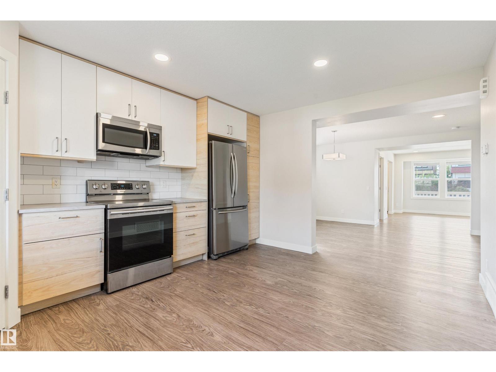 9215 150 ST NW - 16