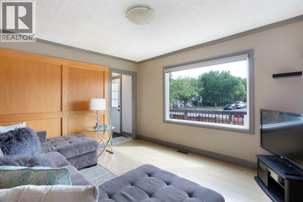 506 8 Avenue NE - 4