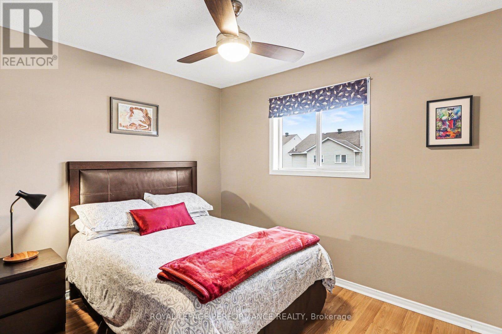 897 Paradise Crescent
