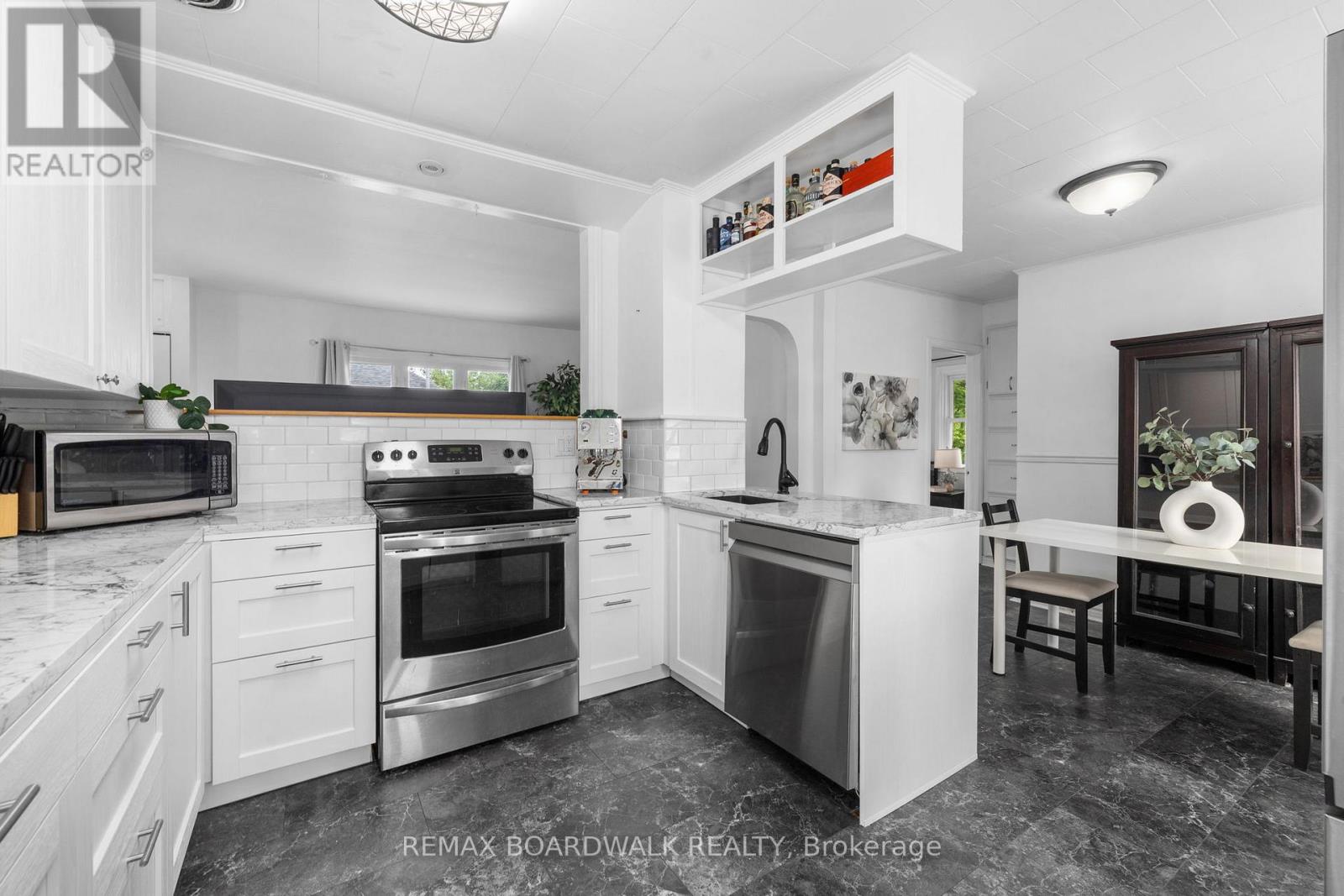 111 BECKWITH STREET E - 9