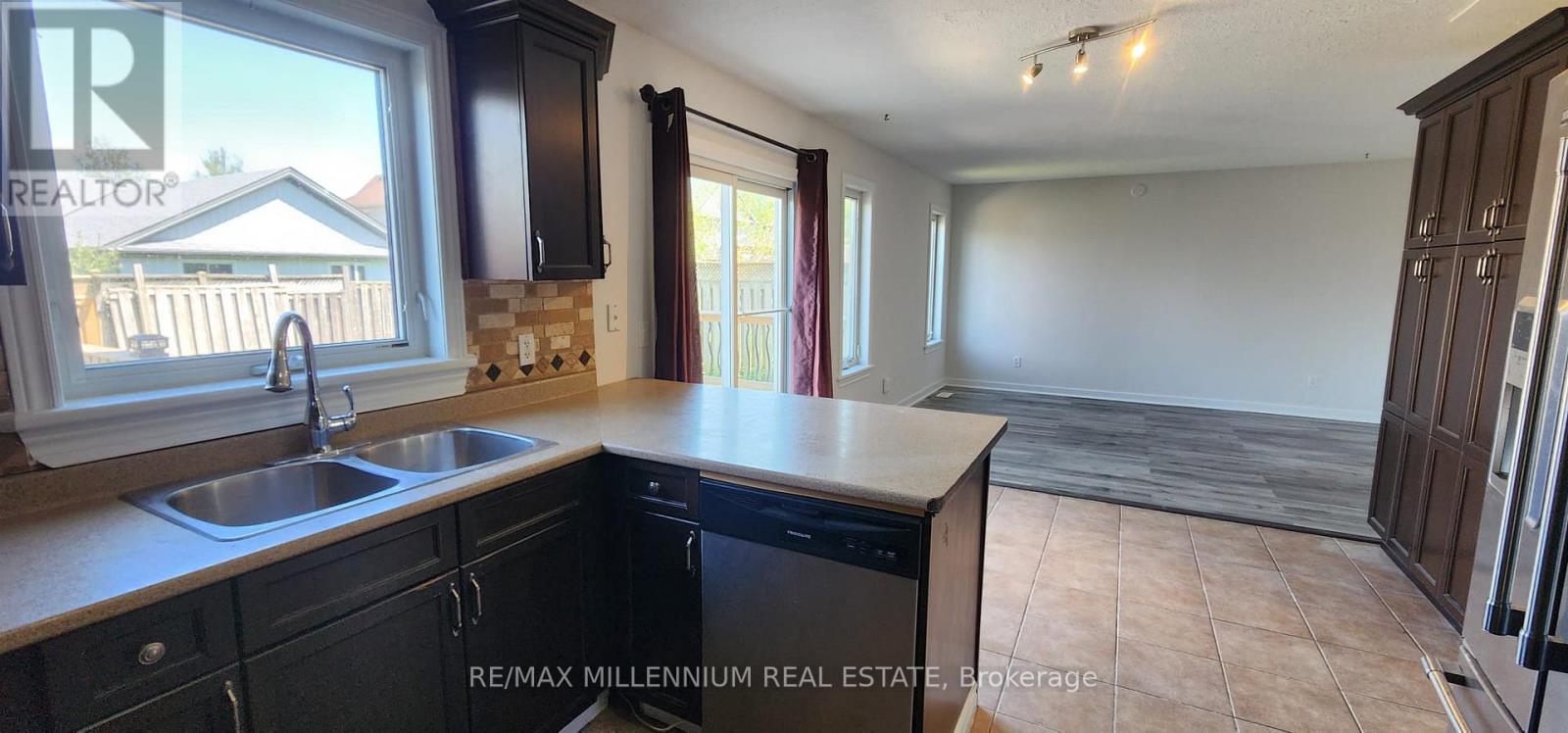 133 FLEMING WAY - 5