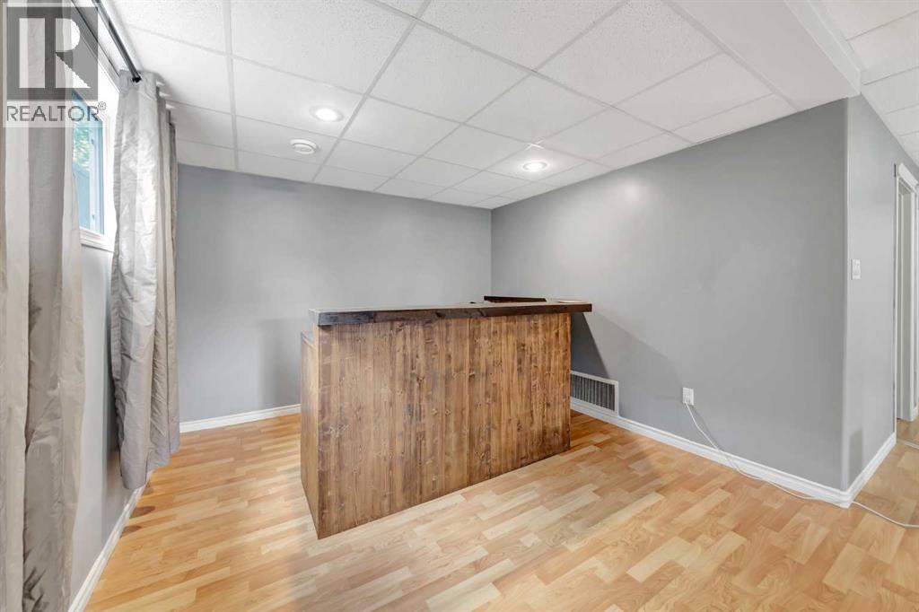 3903 70 Avenue - 24